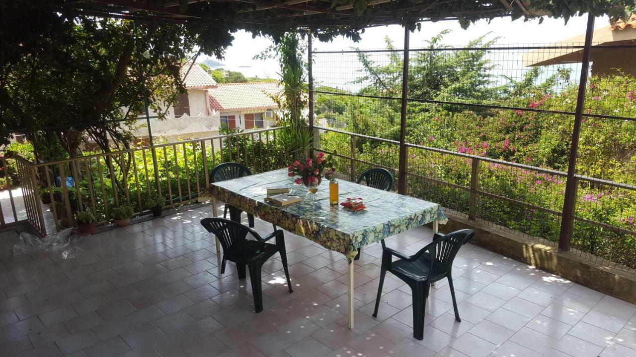 Appartamento Bouganville Magomadas Exterior foto